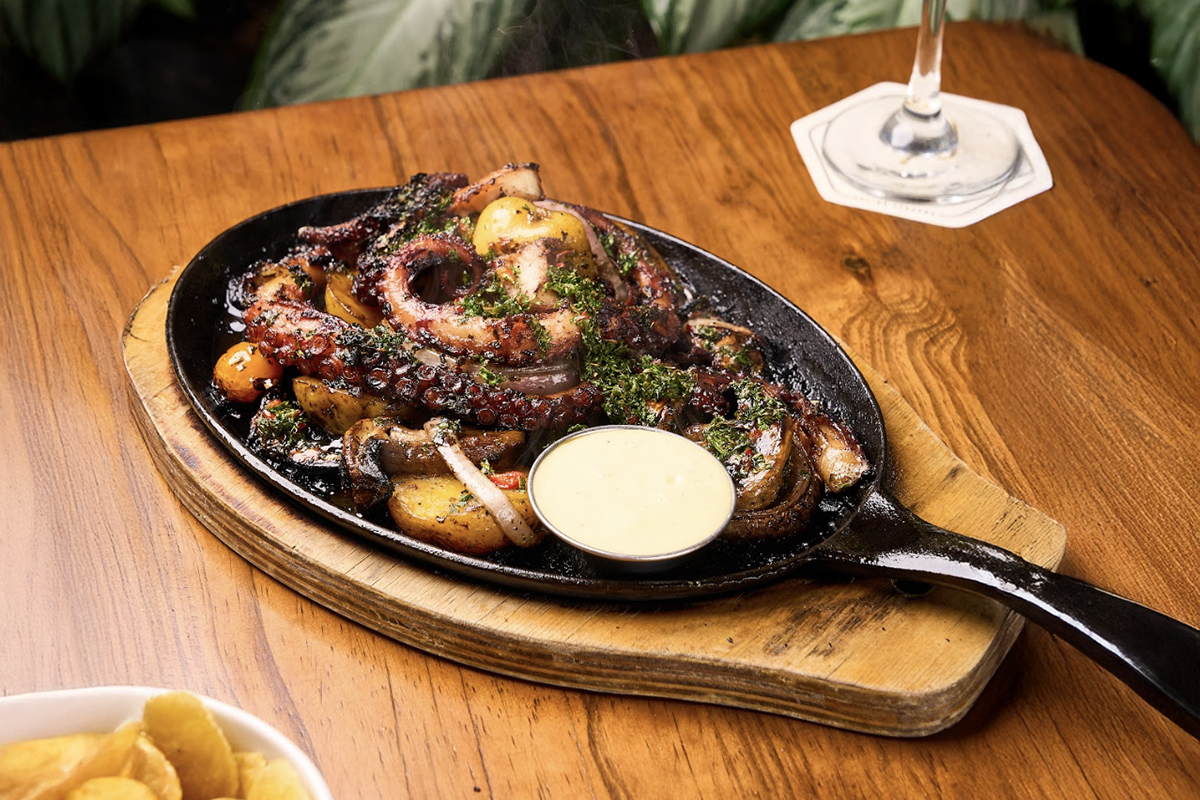 Pulpo Saltado