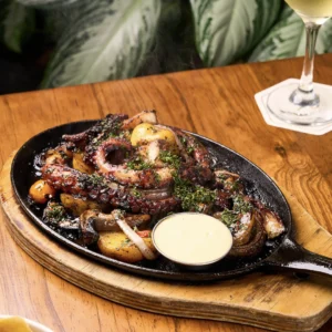 Pulpo Saltado Rocoto, Comida Peruana en Medellín, Restaurante de Comida Peruana en Medellín